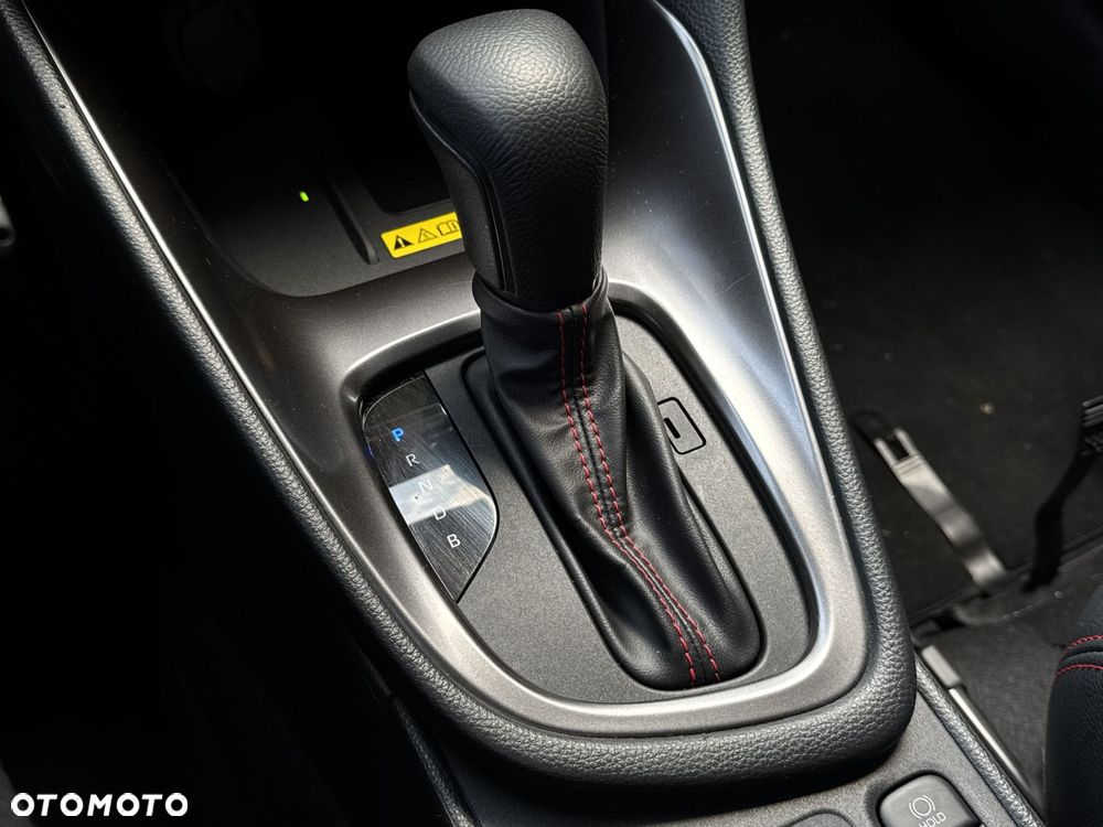 Toyota Yaris - 25
