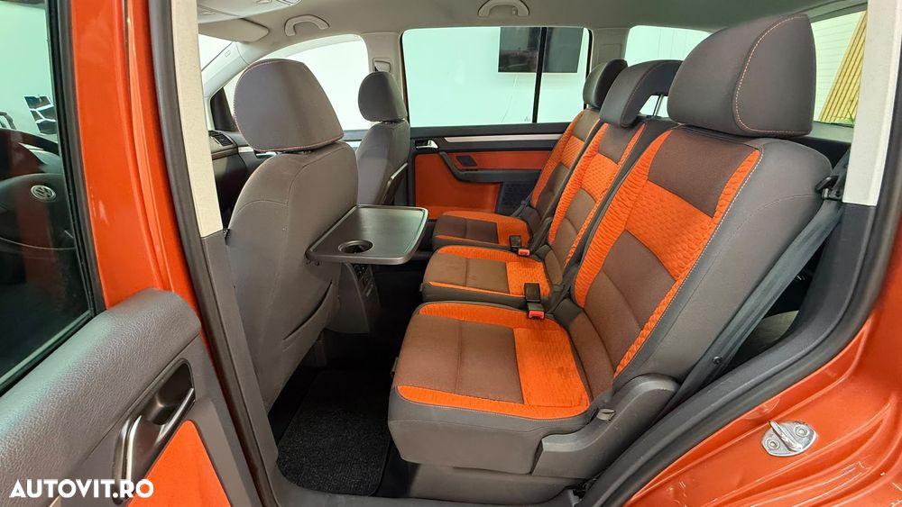 Volkswagen Touran 1.4 TSI Cross - 16