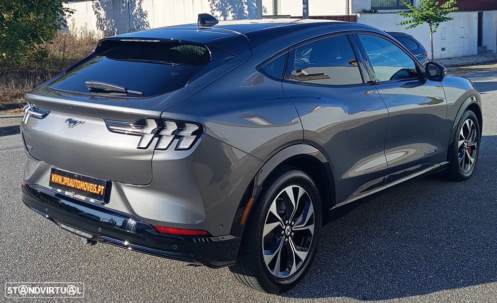 Ford Mustang Mach-E - 7