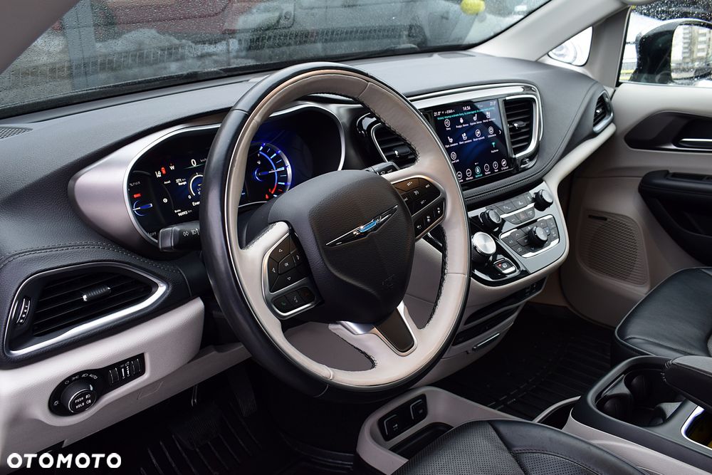 Chrysler Pacifica - 8