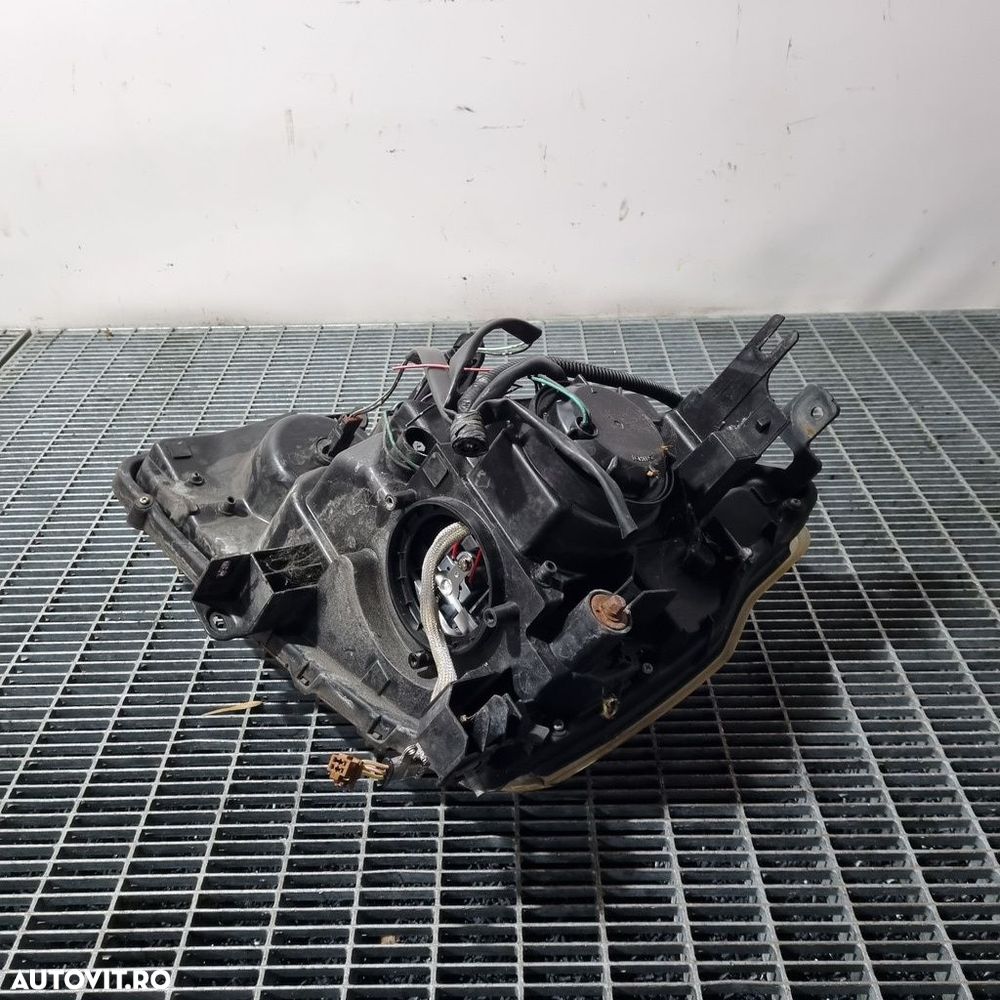 Far Dreapta Nissan X - Trail T31 2007 - 2013 SUV 4 Usi (1469) Xenon - 5