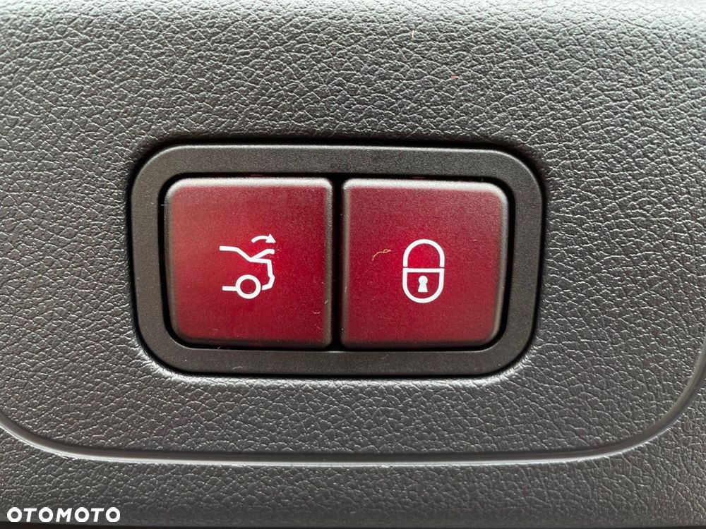 Mercedes-Benz CLA - 18