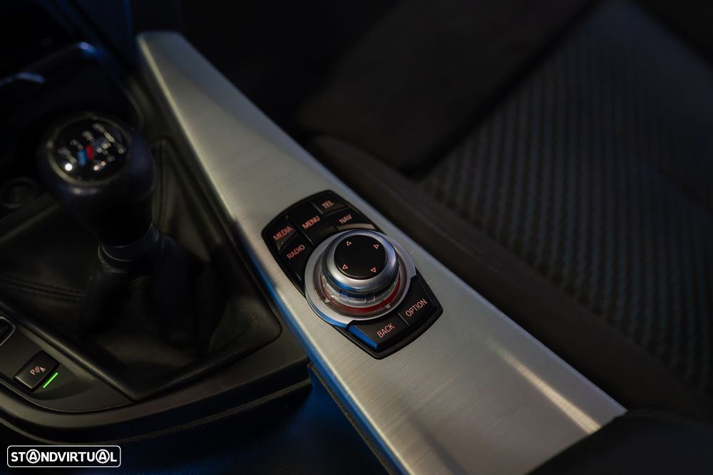 BMW 318 d Pack M - 43