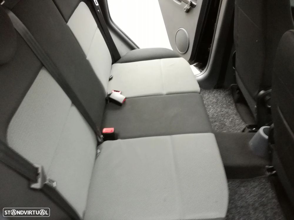 Mitsubishi Colt - 12