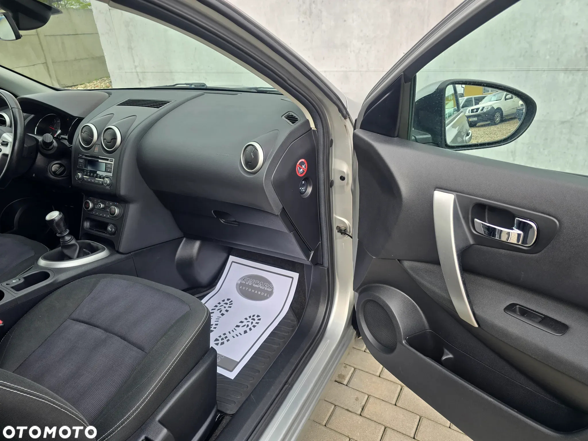 Nissan Qashqai 1.6 dCi DPF acenta - 33