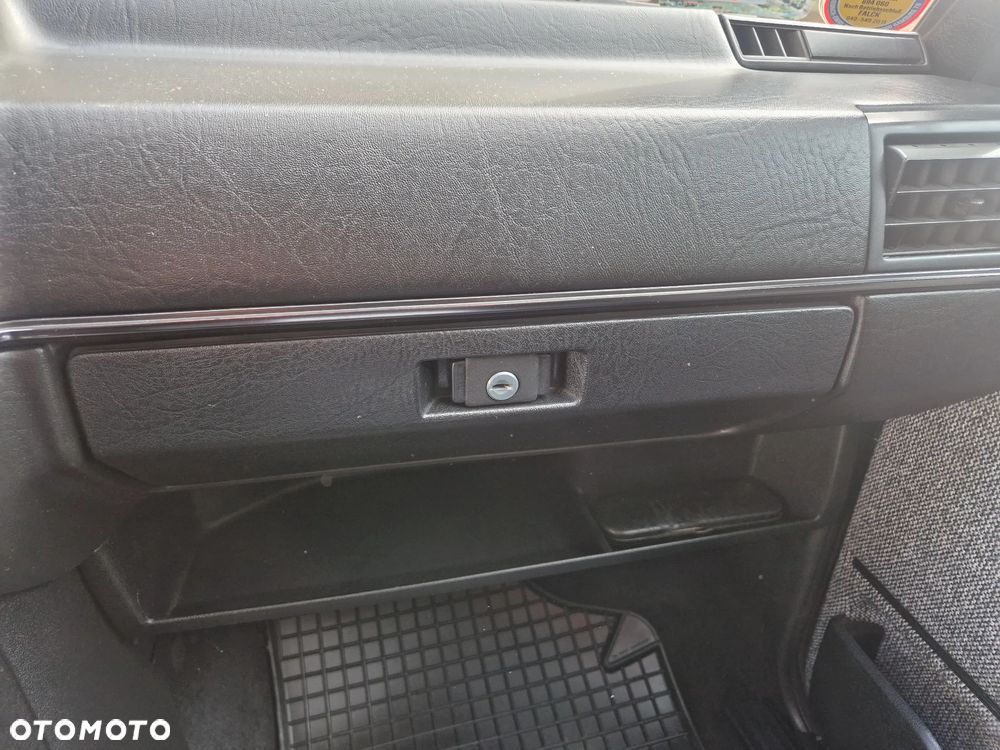 Volkswagen Golf - 25