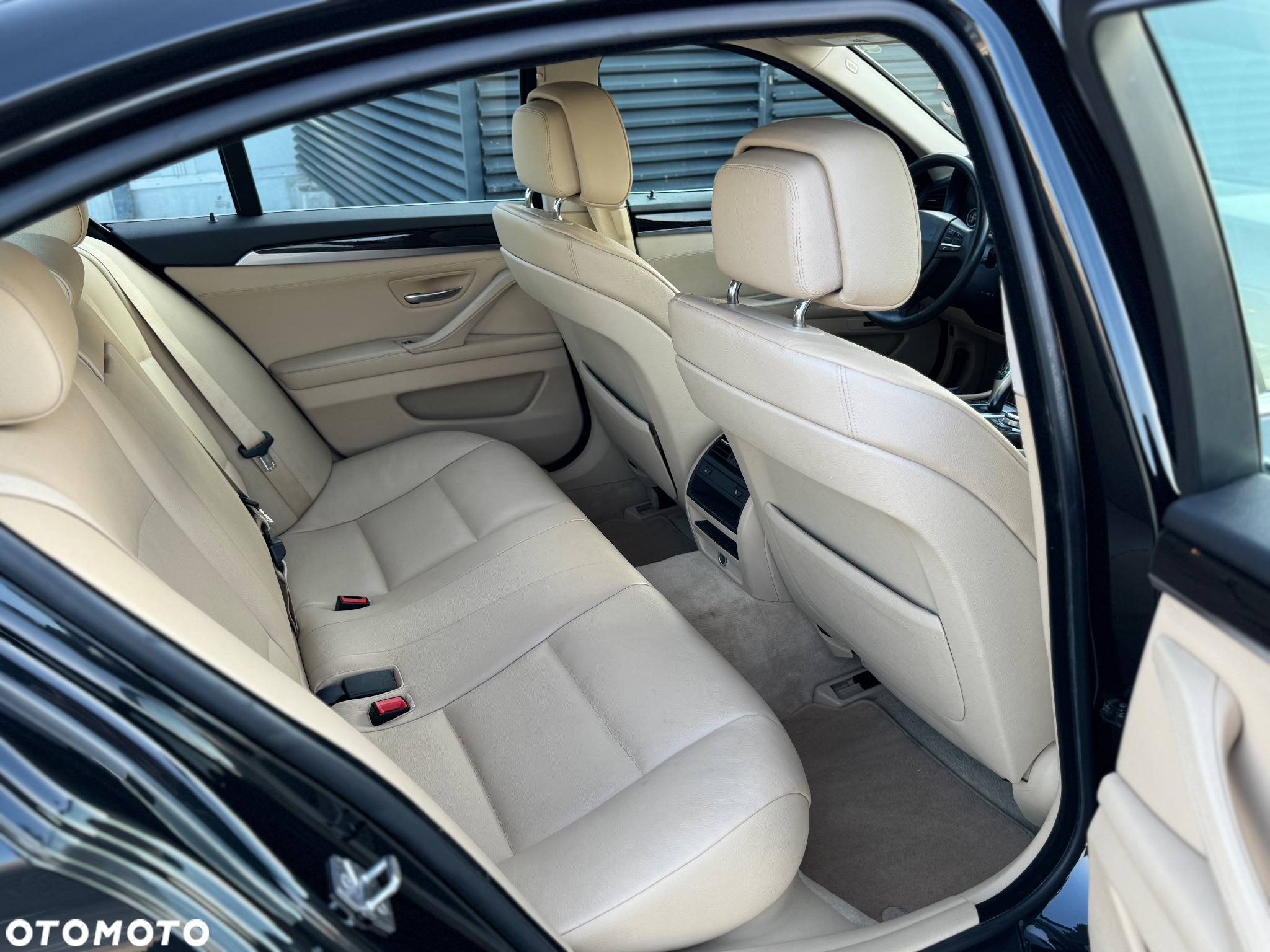 BMW Seria 5 528i Sport-Aut - 15