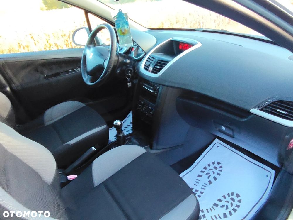 Peugeot 207 75 Urban Move - 26