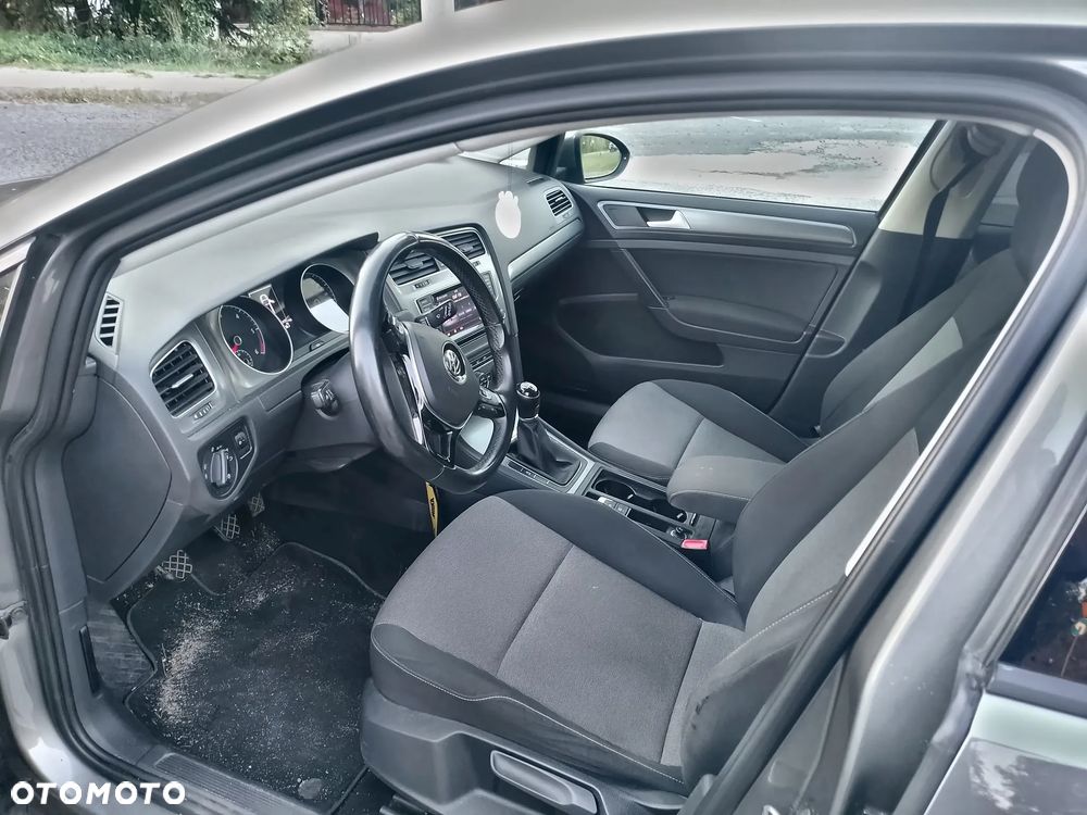 Volkswagen Golf - 9