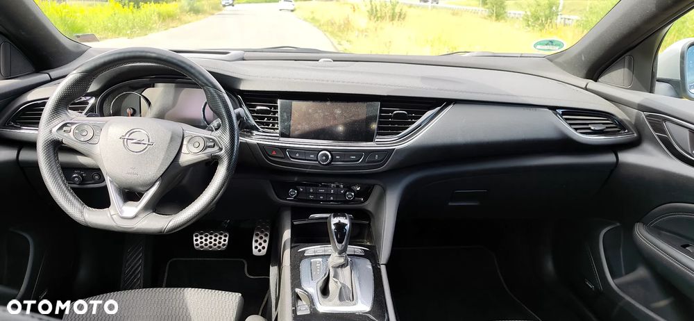 Opel Insignia 2.0 T 4x4 GSi S&S - 10