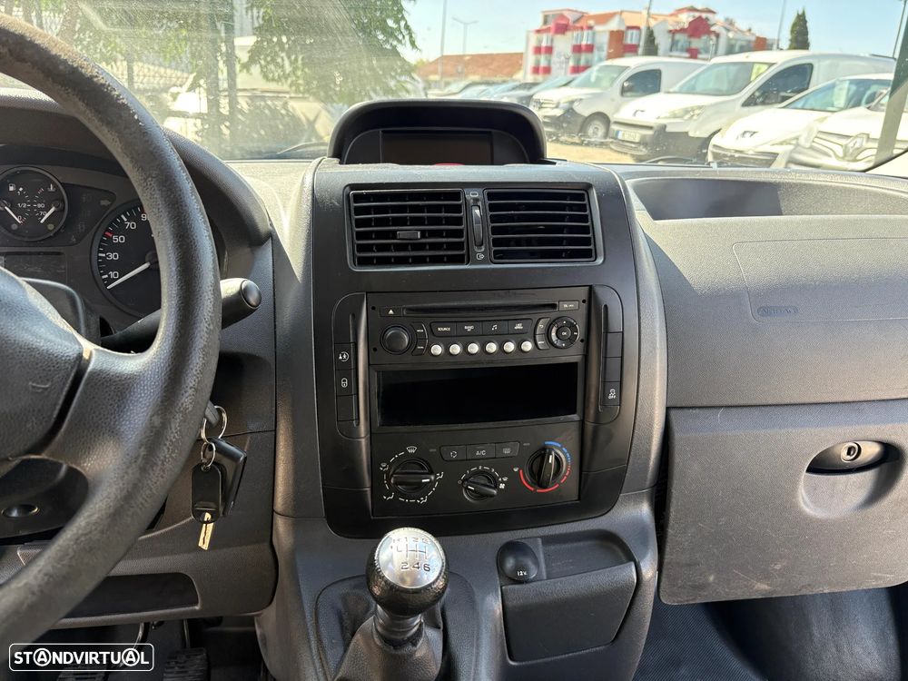 Peugeot Expert - 13