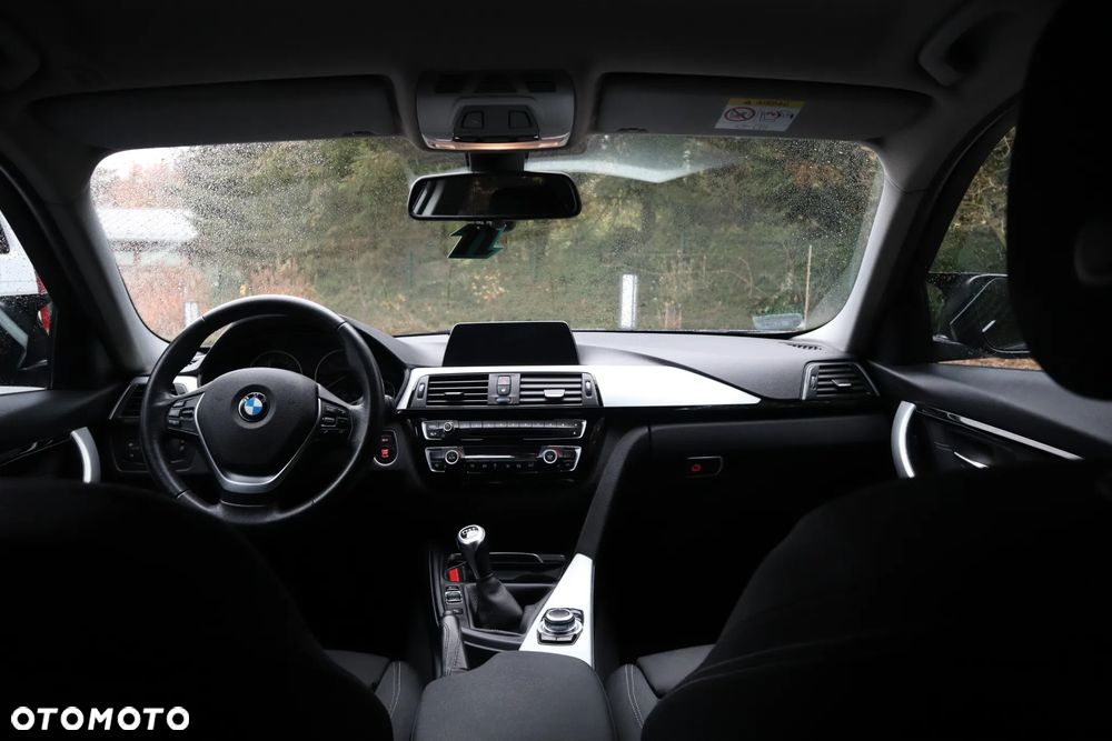 BMW Seria 3 318i Sport Line - 7