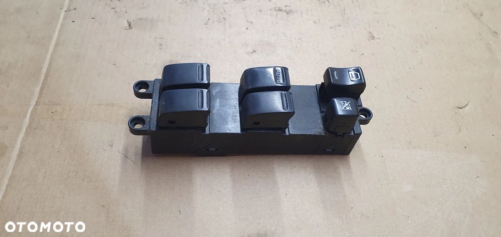 Przełącznik panel sterowania szyb Nissan Almera - 3