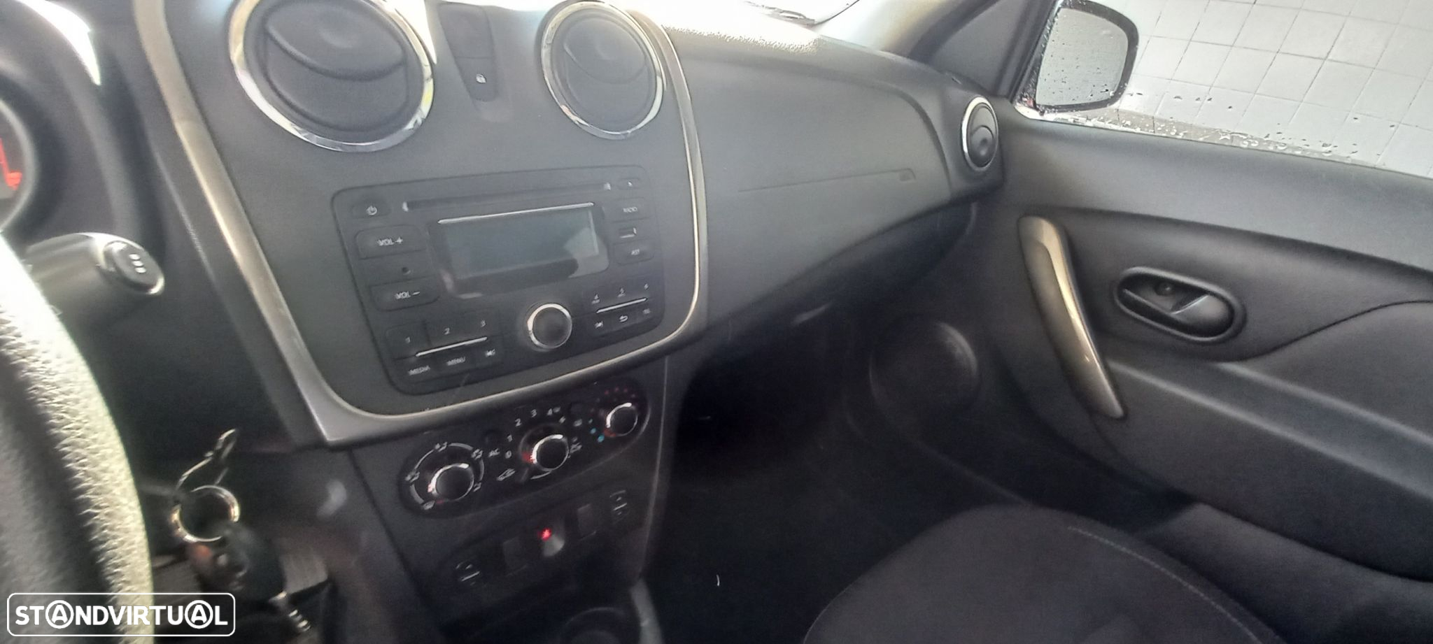 Dacia Sandero 1.5 dCi Confort - 11