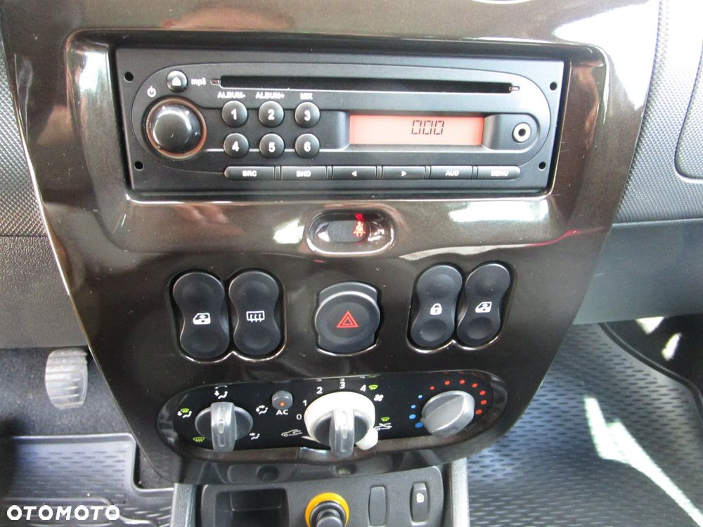 Dacia Duster 1.6 16V 4x2 Prestige - 28