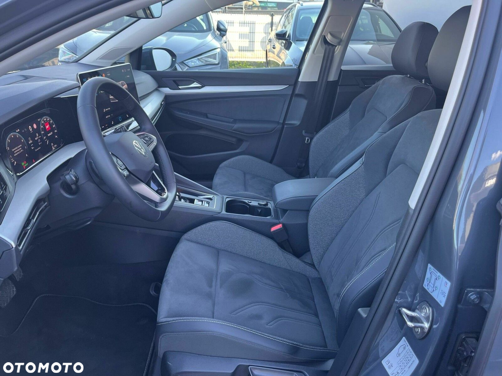Volkswagen Golf - 10