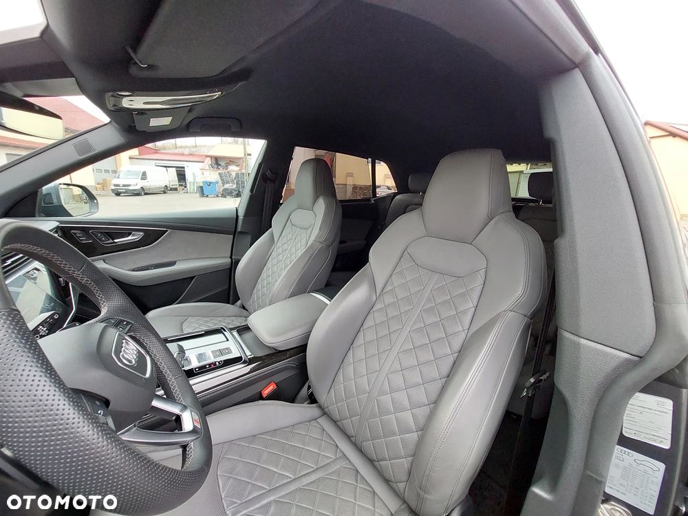 Audi Q8 Sportback e-tron - 25