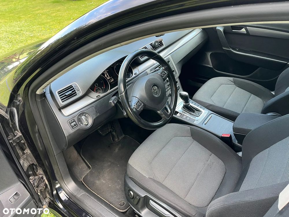 Volkswagen Passat 2.0 TDI DSG BlueMotion Technology Comfortline - 13