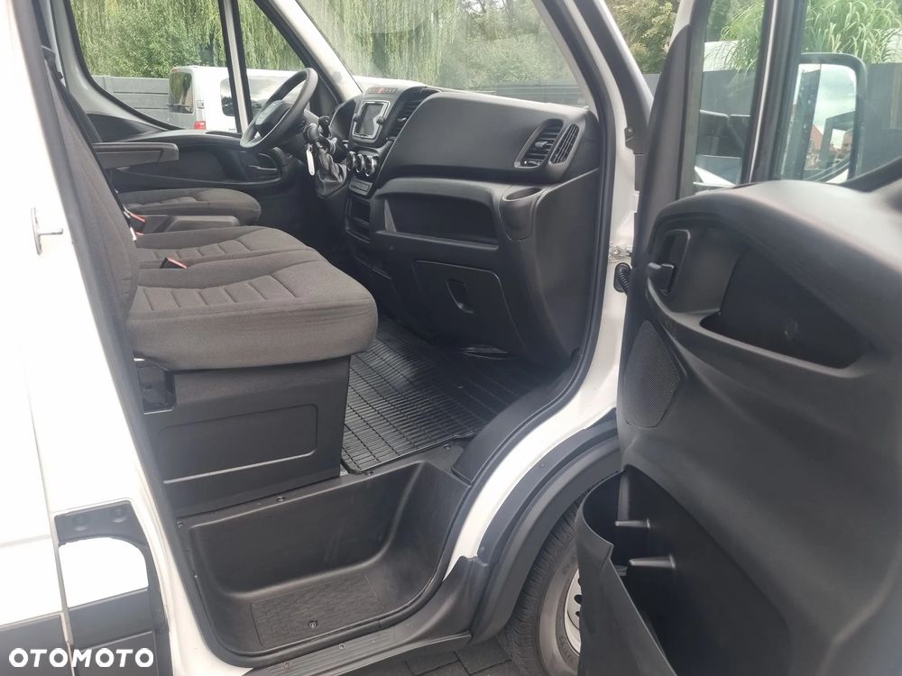 Iveco Daily 35s14 Brygadówka 6-cio osobowa - 33