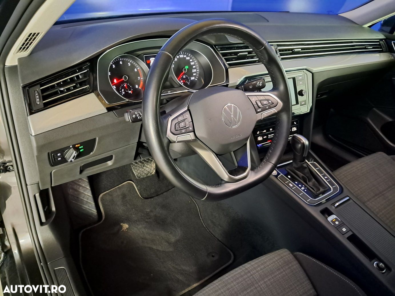 Volkswagen Passat - 10