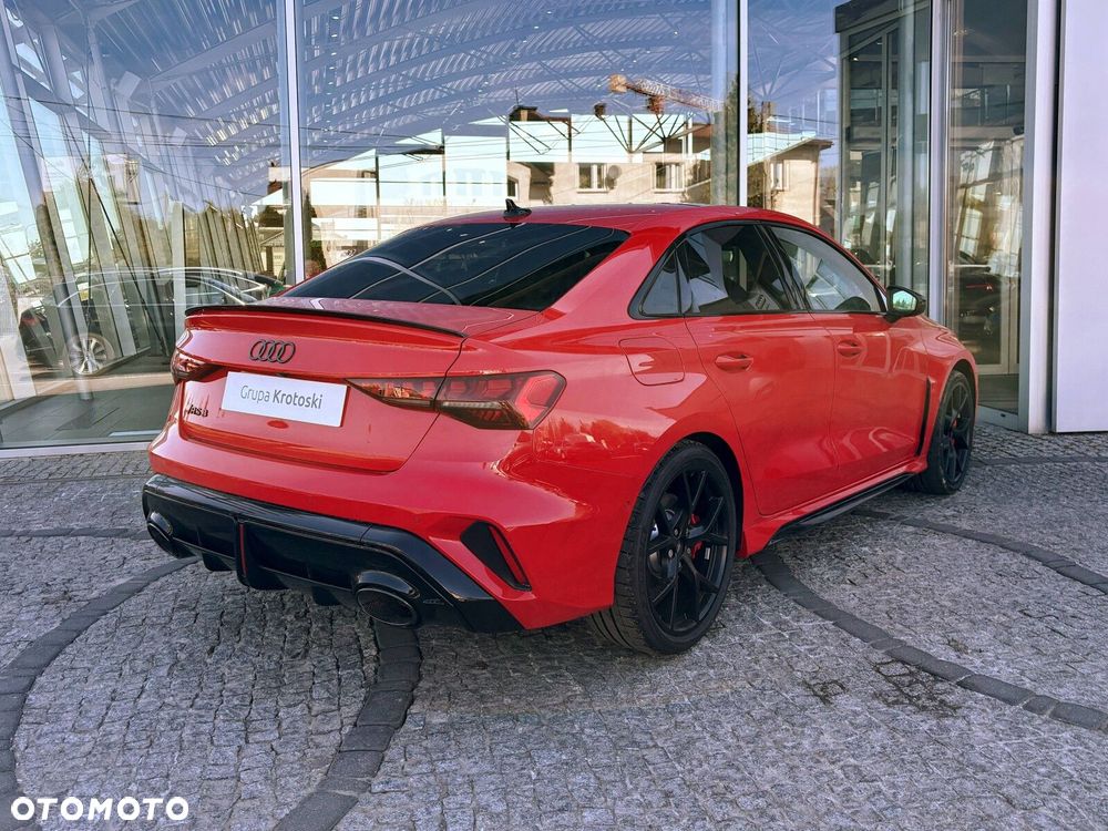 Audi RS3 Limousine - 8