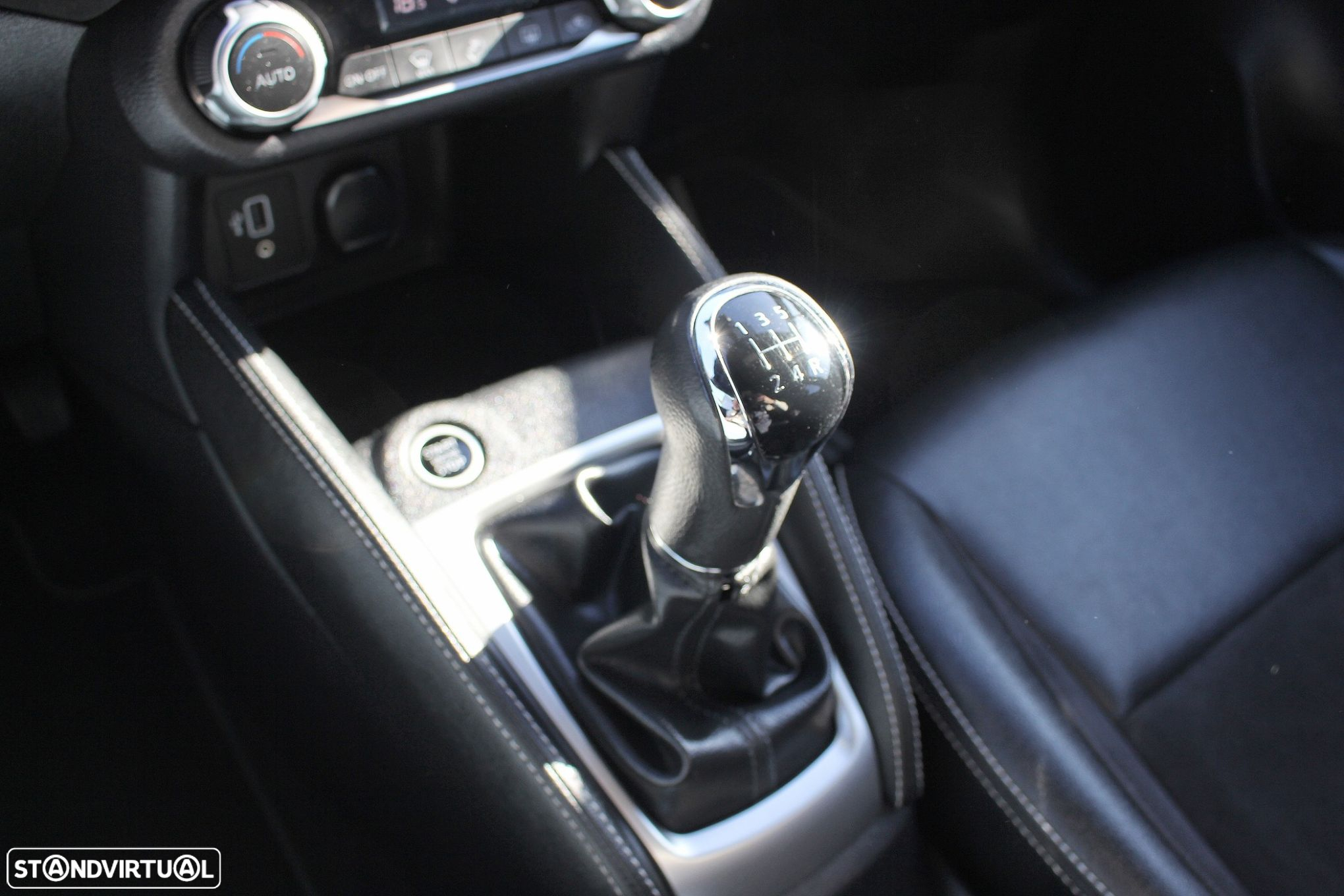 Nissan Micra 1.0 IG-T N-Sport - 31