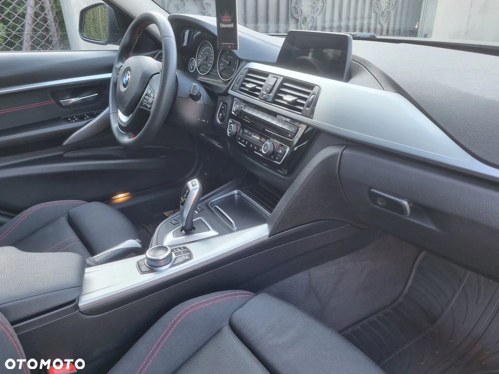 BMW Seria 3 320d xDrive Sport Line Shadow - 26