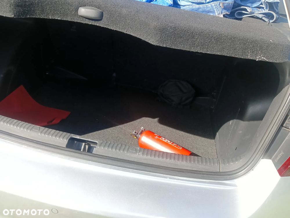Skoda RAPID 1.0 TSI Ambition - 16