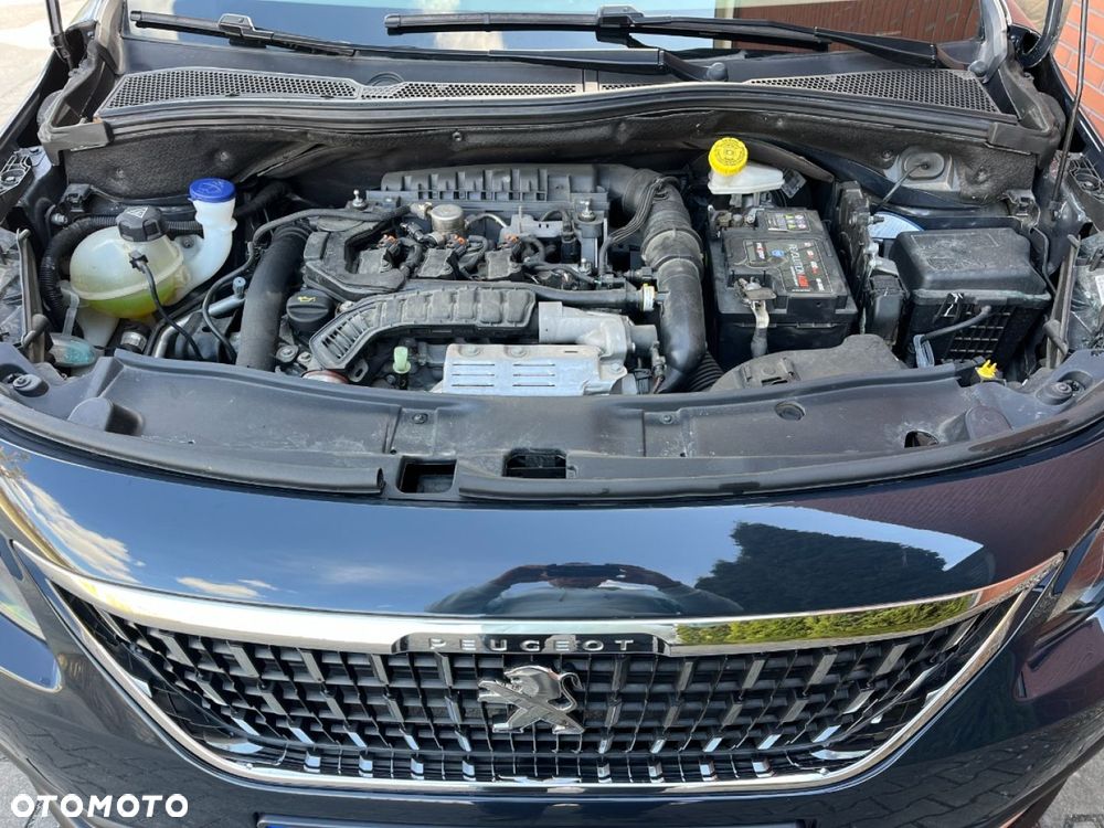 Peugeot 2008 1.2 Pure Tech GPF Allure S&S EAT6 - 29