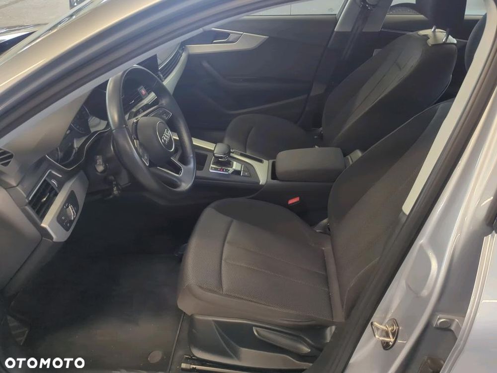 Audi A4 Limousine 35 TFSI mHEV Advanced S tronic - 8