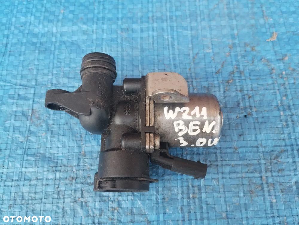 Mercedes W211 3.0 V6 Benzyna Pompa Wody A2722000031 - 1