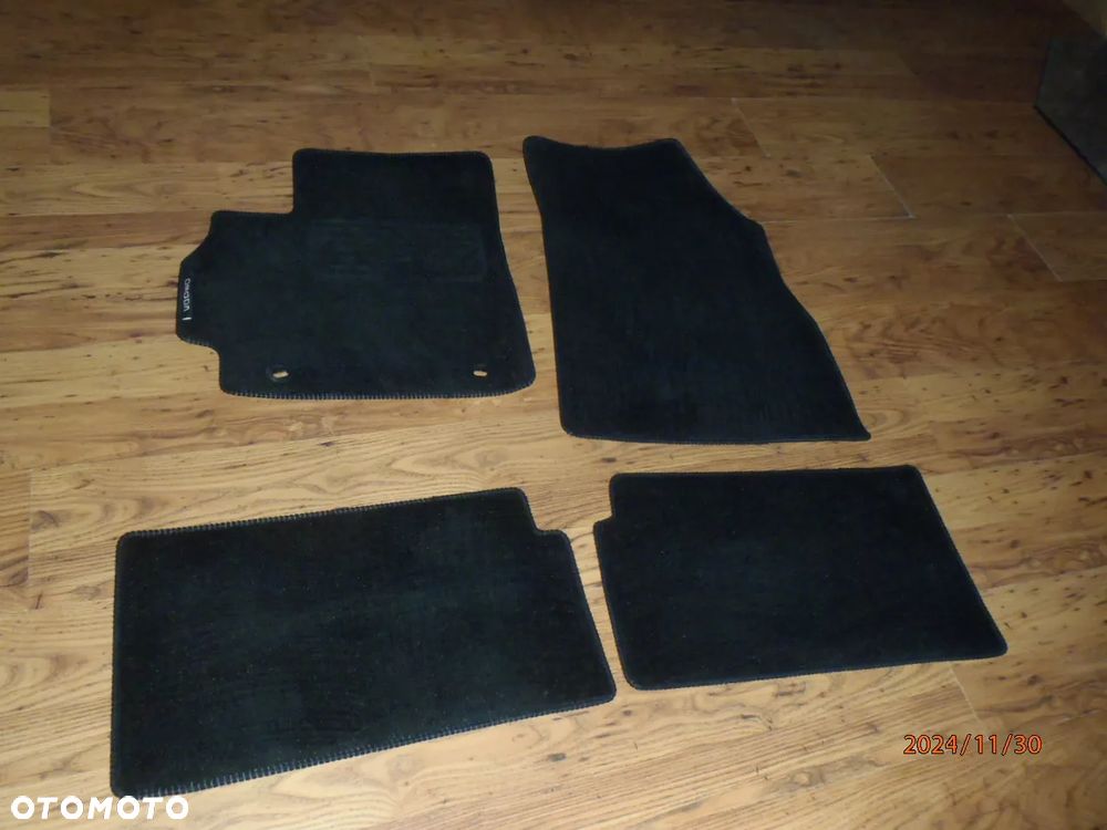 dywanikI dywanik wykładzina welur Chery Omoda 5 22-24r 4 szt ORYGINAŁ - 3