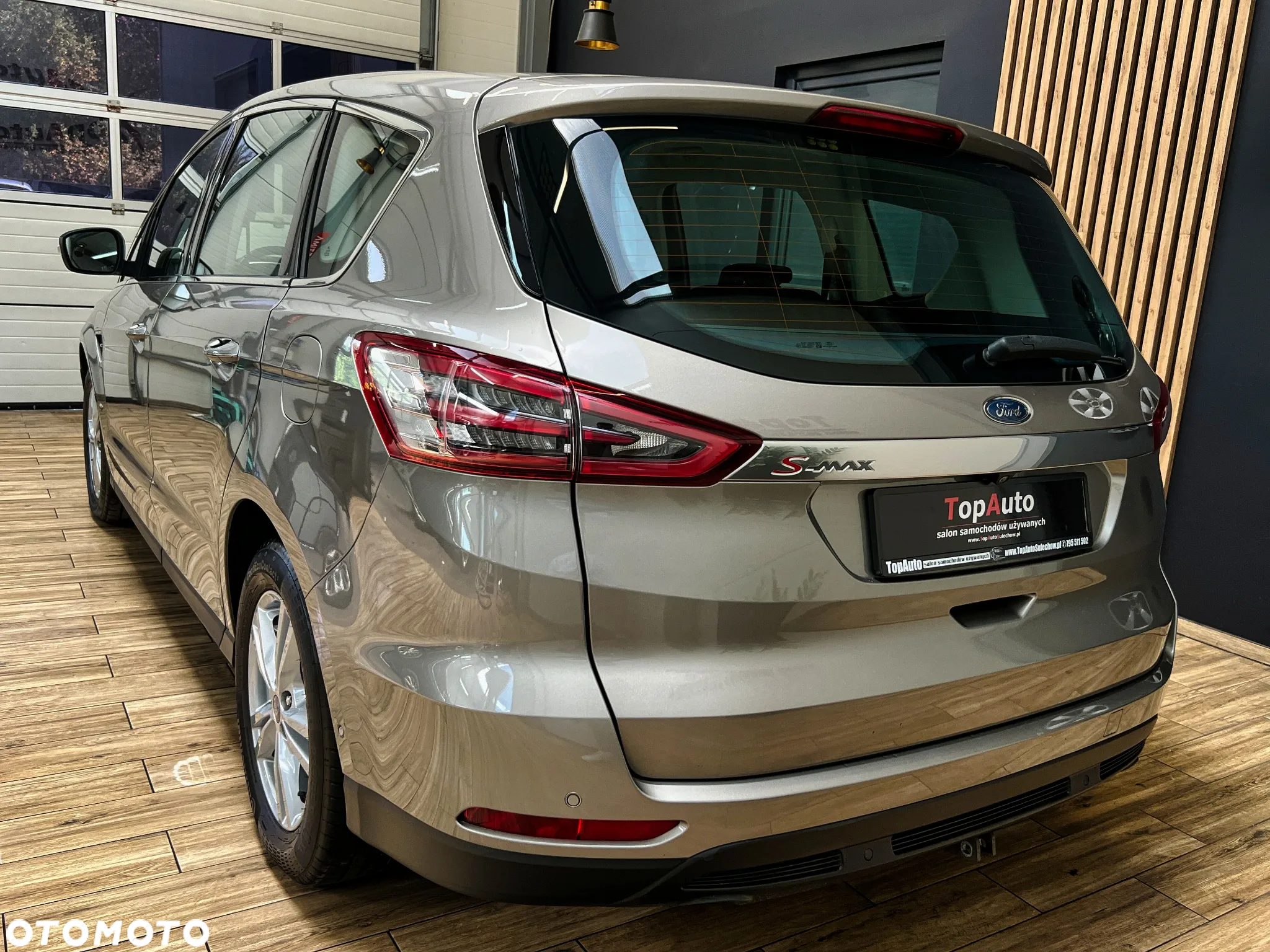 Ford S-Max - 11