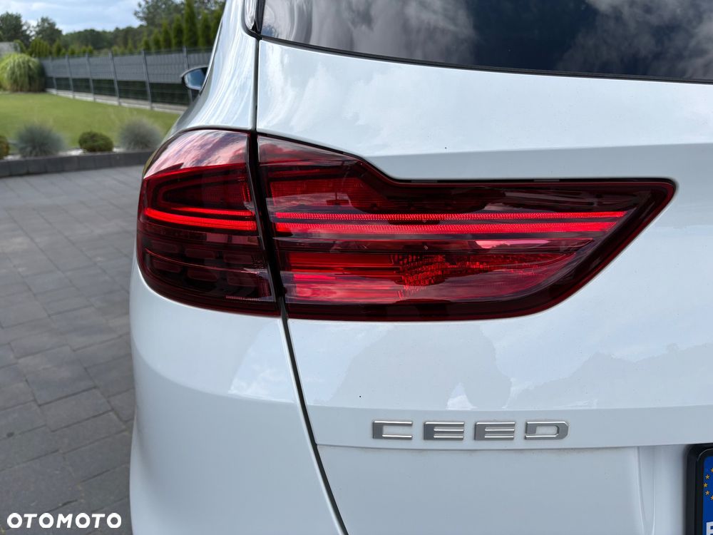 Kia Ceed 1.0 T-GDI Business Line Plus - 12