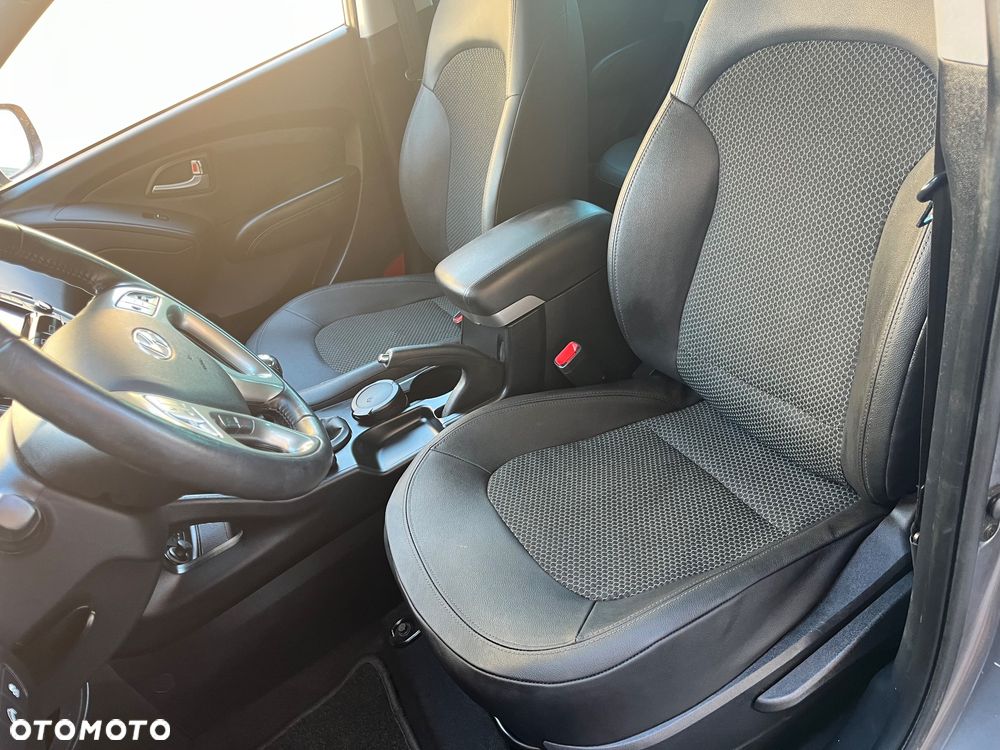 Hyundai ix35 blue 1.6 2WD Finale - 9