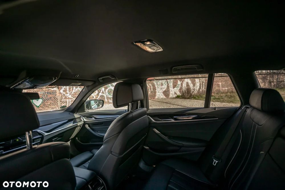 BMW Seria 5 520d xDrive Luxury Line sport - 36