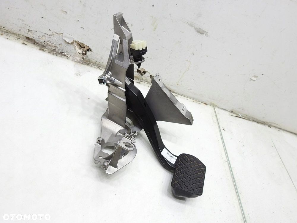 PEDAŁ HAMULCA AUTOMAT AUDI A6 C6 2.7 V6 TDI - 2