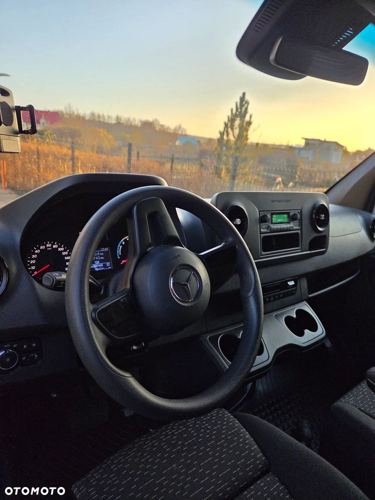 Mercedes-Benz e-sprinter - 12