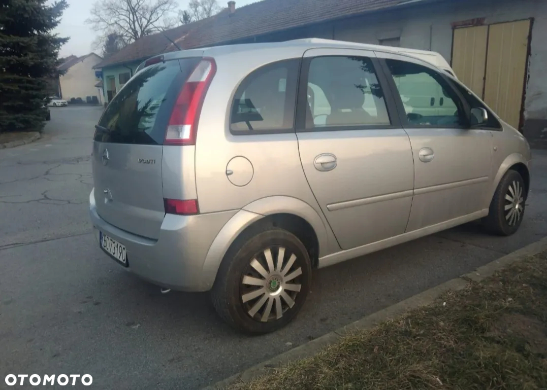 Opel Meriva 1.6 16V (Essentia) - 3
