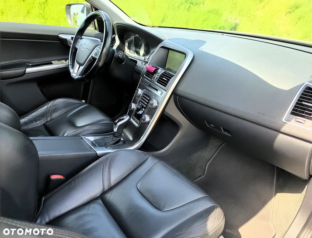 Volvo XC 60 D4 Geartronic Momentum - 34