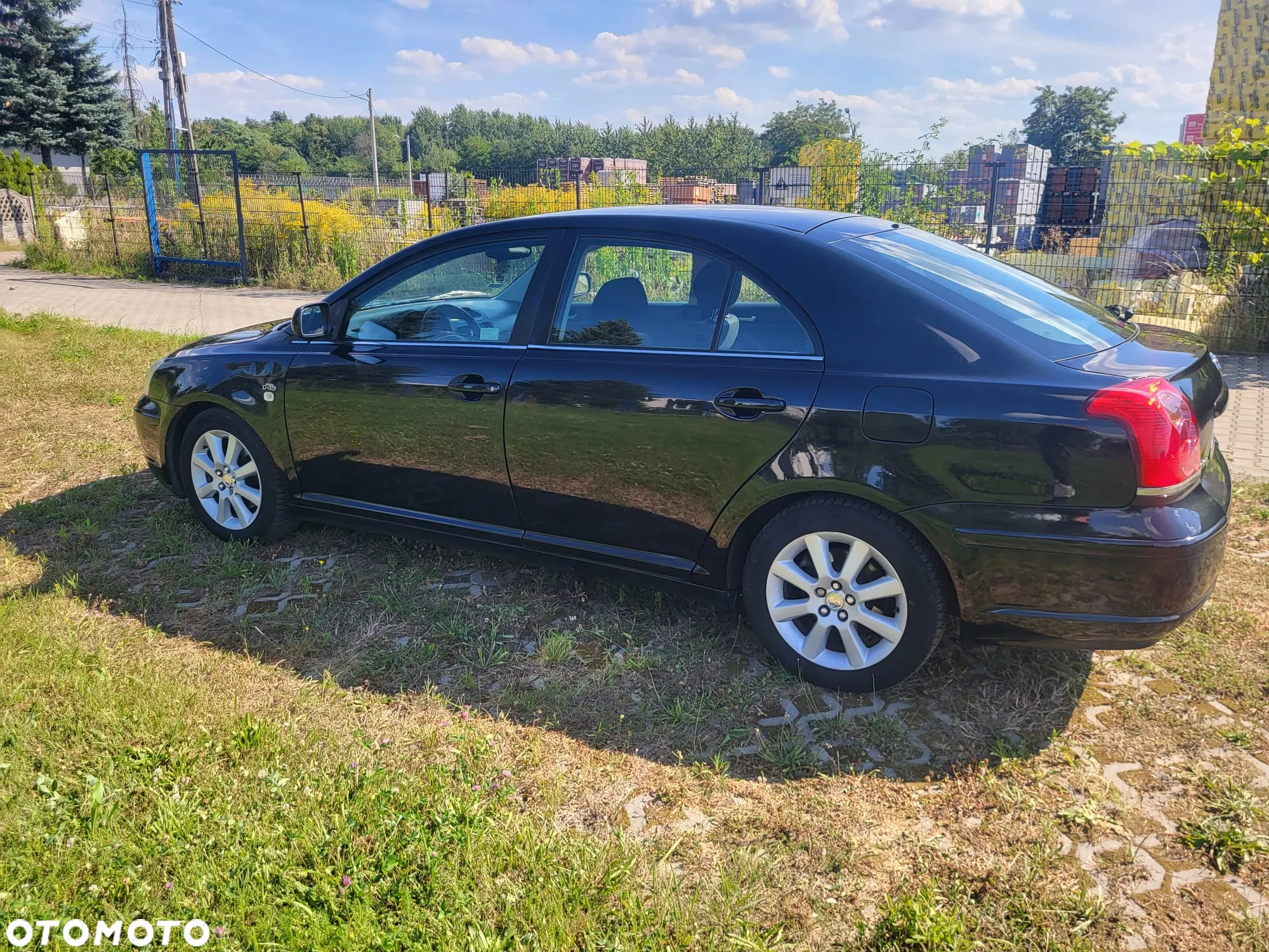 Toyota Avensis 2.0 D-4D - 17