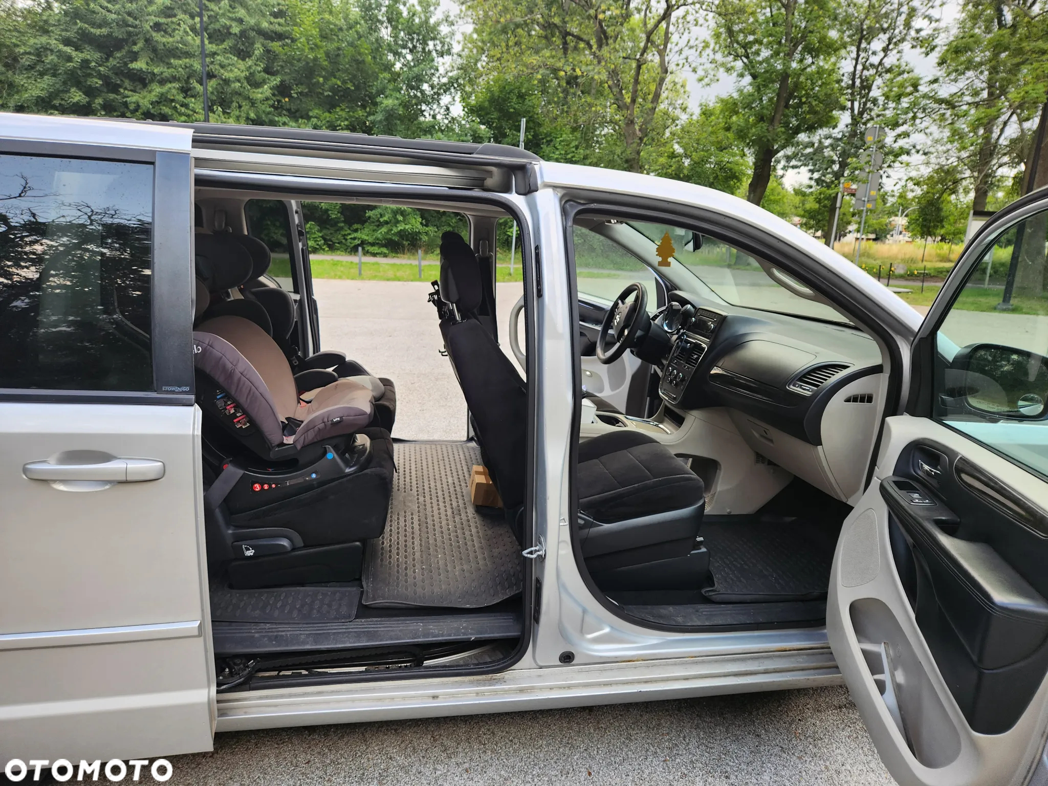 Dodge Grand Caravan - 5