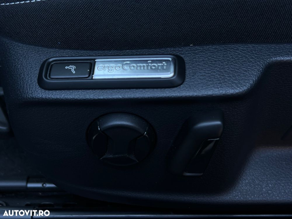 Volkswagen Passat 2.0 TDI SCR DSG Elegance - 37