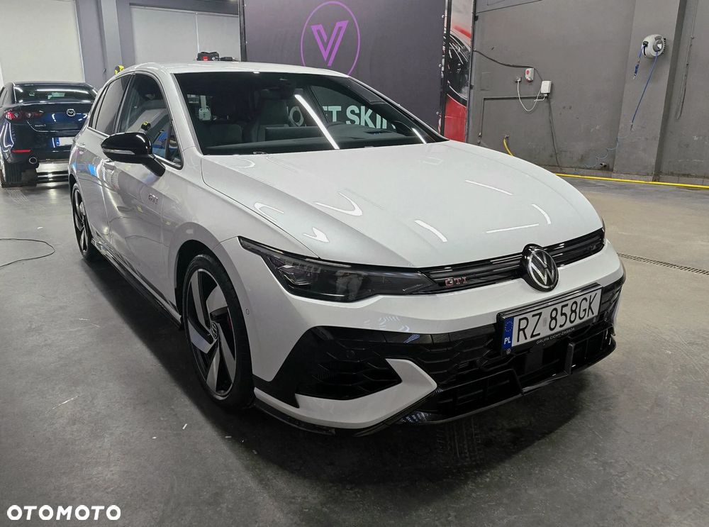 Volkswagen Golf - 15