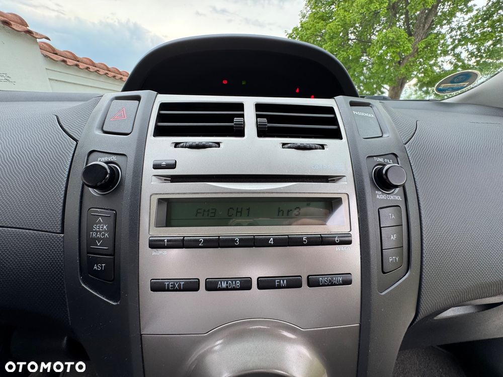 Toyota Yaris - 35