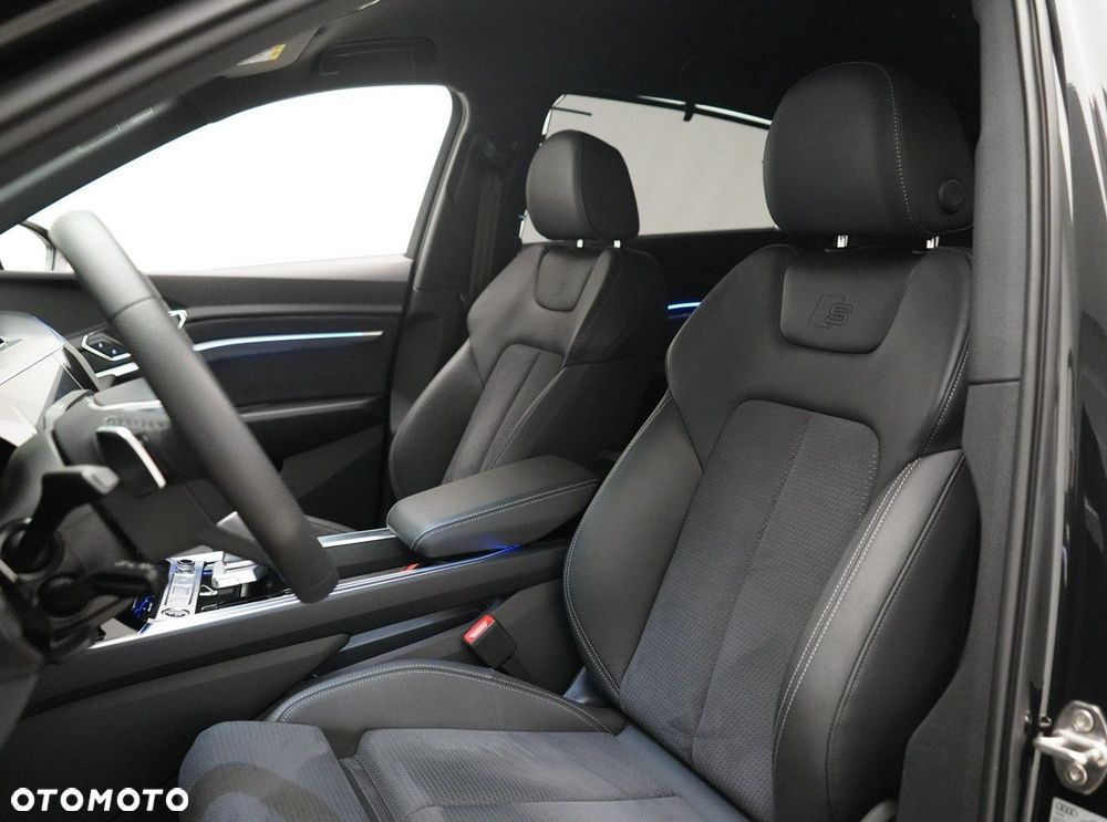 Audi Q8 Sportback e-tron - 23