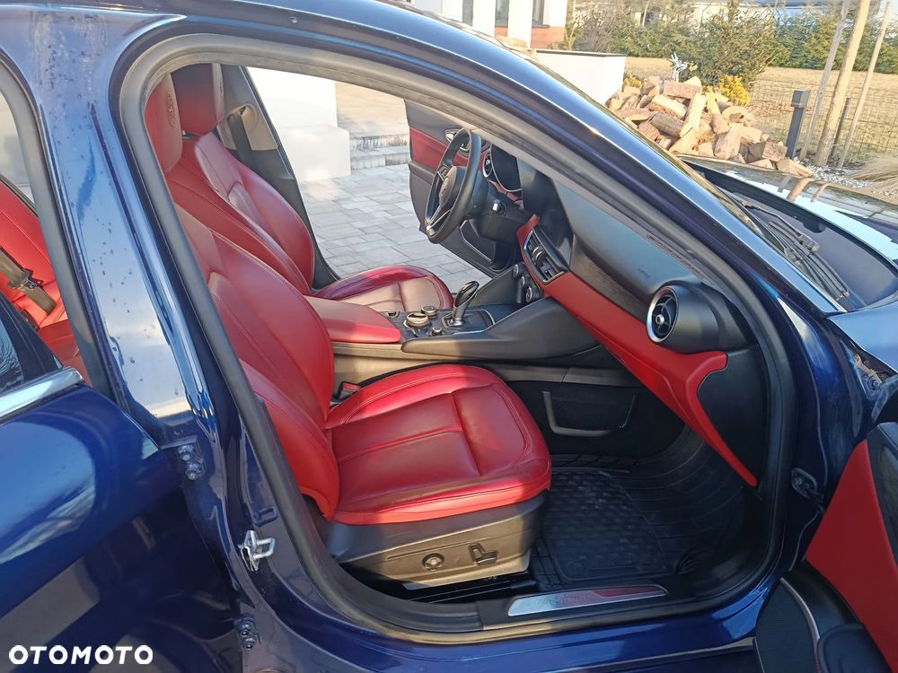 Alfa Romeo Giulia 2.0 Turbo 16V AT8 Veloce - 16