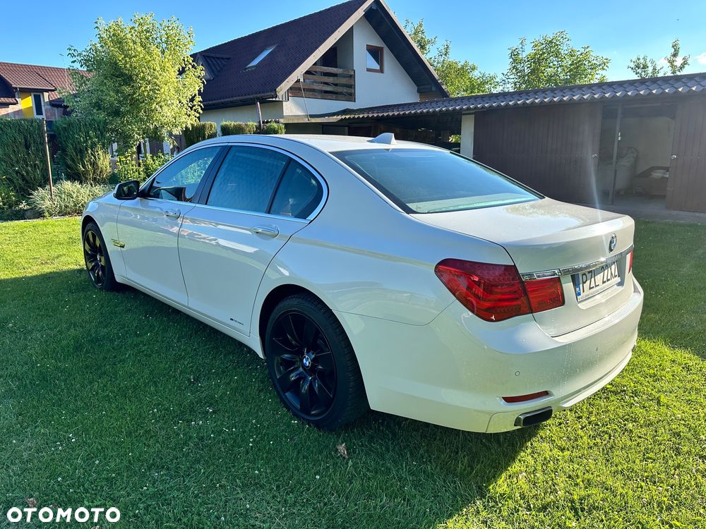 BMW Seria 7 740d xDrive - 33