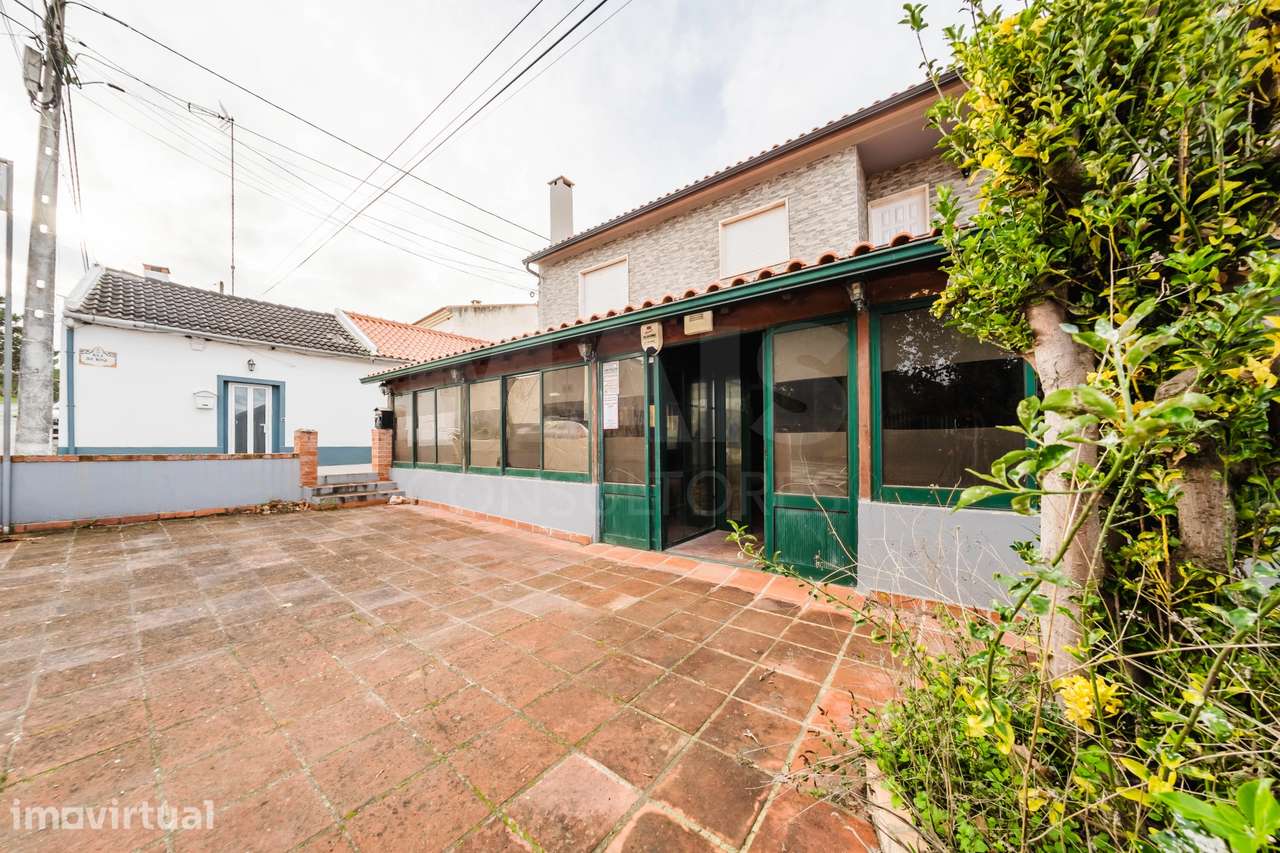 Moradia T3 com comércio e terraço no Coto - Grande imagem: 2/50