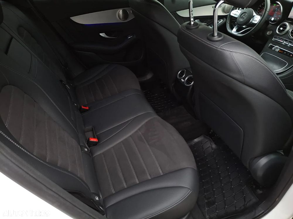 Mercedes-Benz GLC 300 e 4MATIC - 12